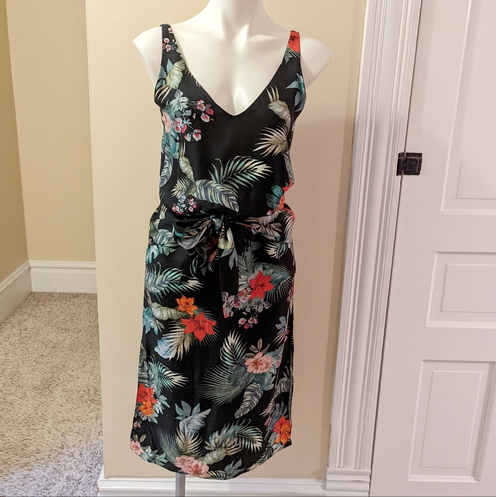 Leeloo black with colorful tropical floral print size small